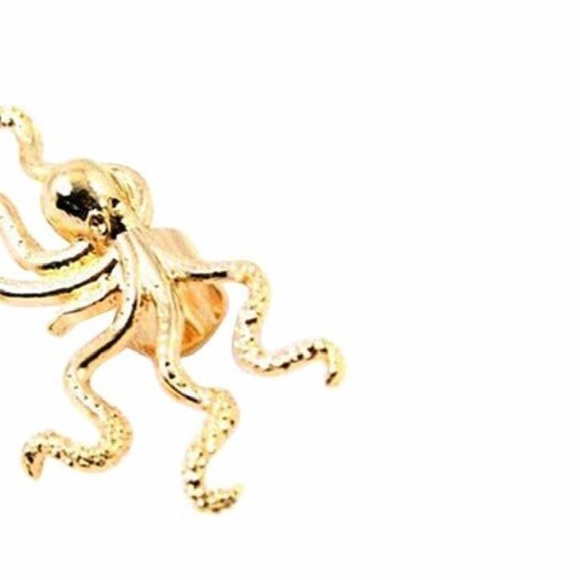 Octopus Ear Cuff Whimsical Ear clip - Picture 3 of 4